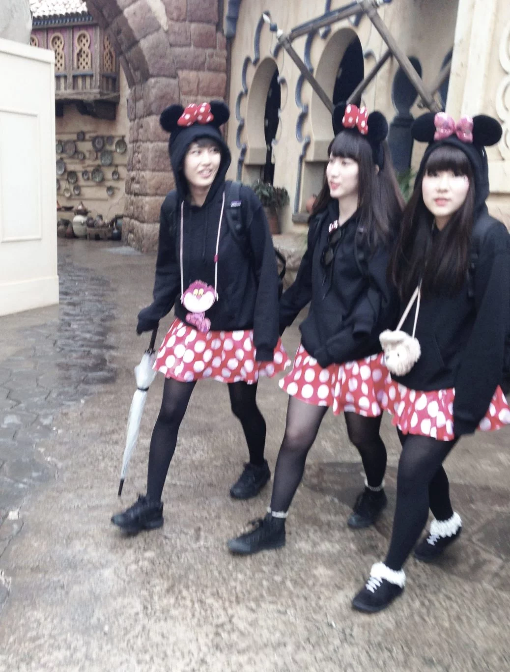 Kawaii Tokyo Disney Sea Tokyo Disney Sea Tokyo Disneland Matching Outfits Tokyo, Japan Cute 80s