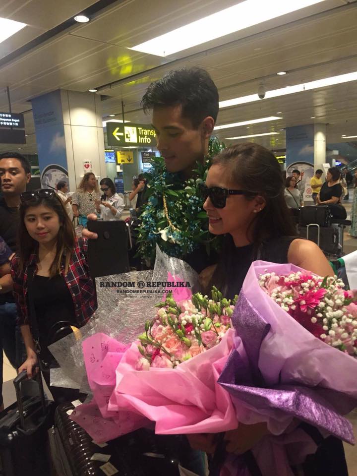 Kim Chiu Xian Lim KimXi A FUNtasy Date with Kim & Xian Arrival Singapore Changi Airport 2