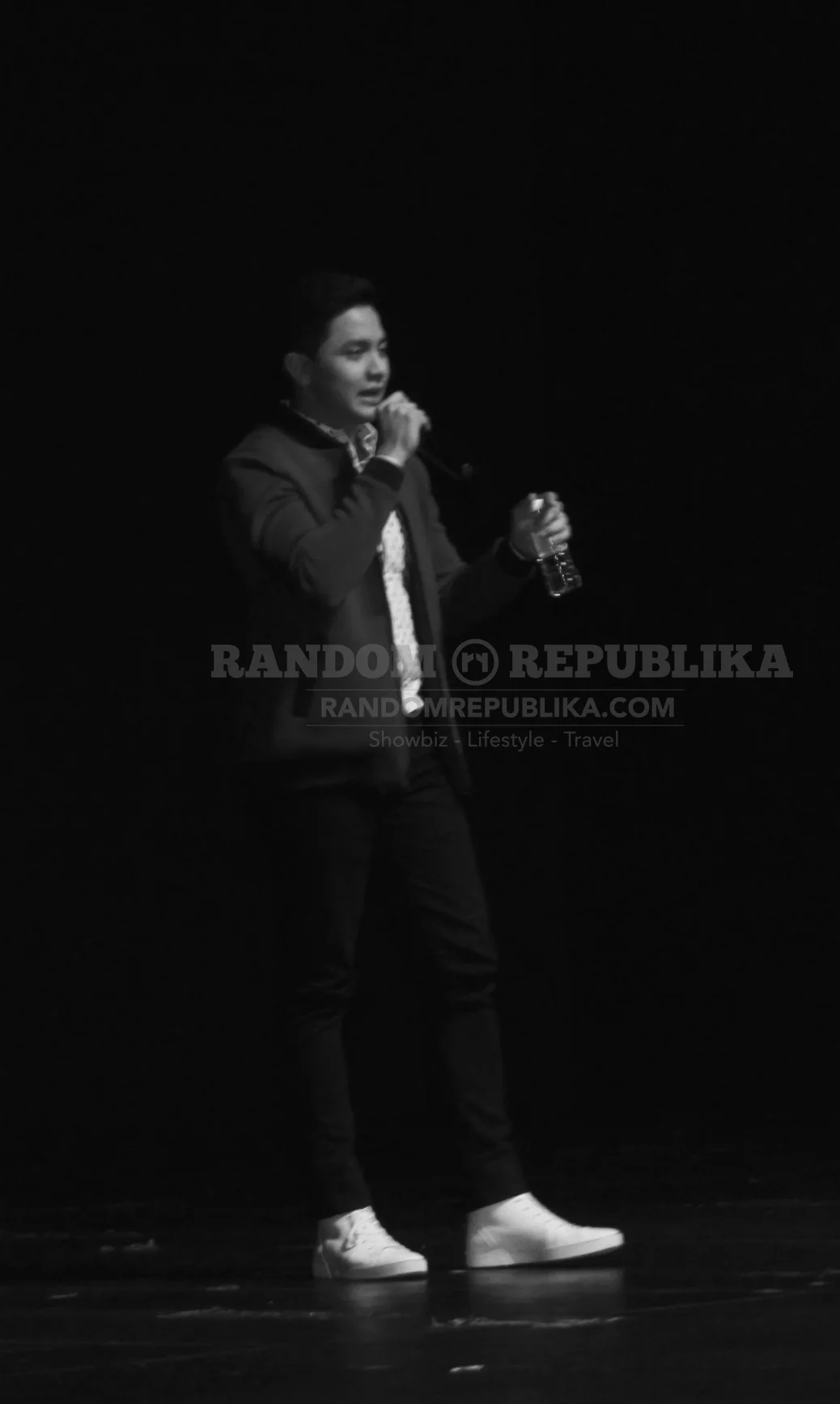 alden richards thanks fans in singapore concert