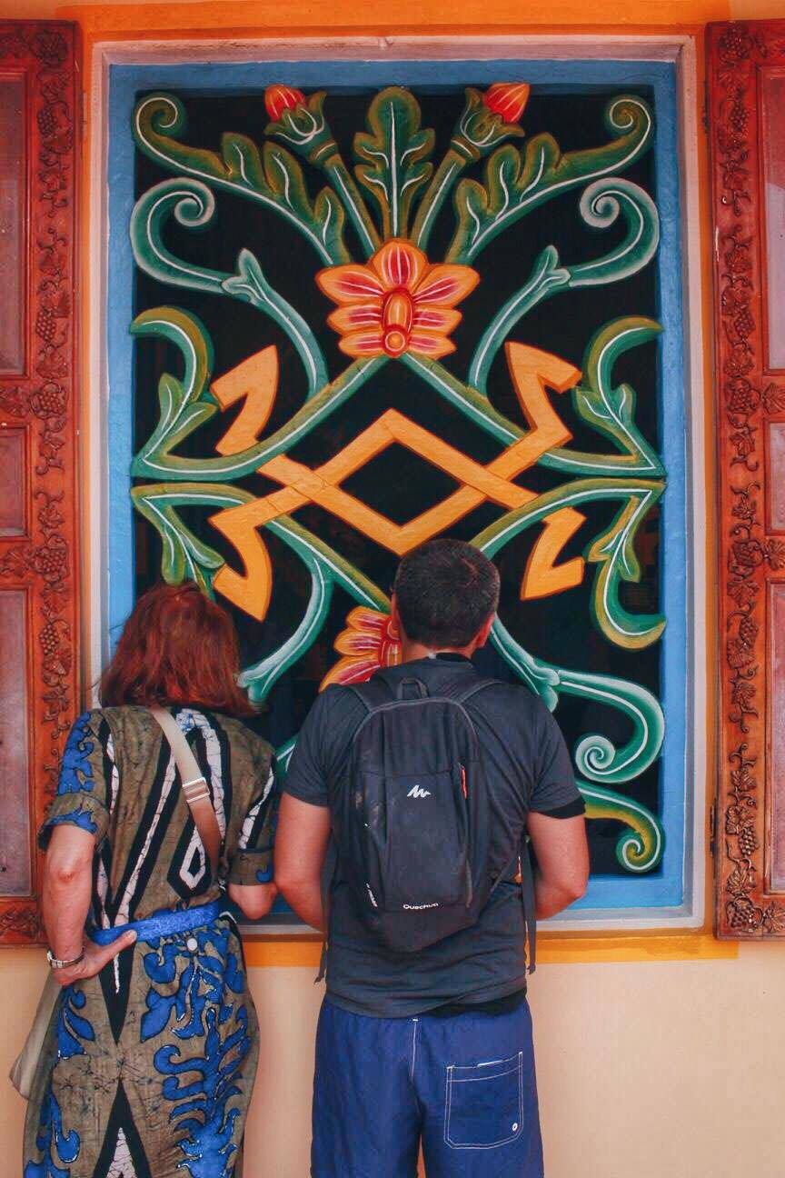 cao dai temple visitors tourists architecture
