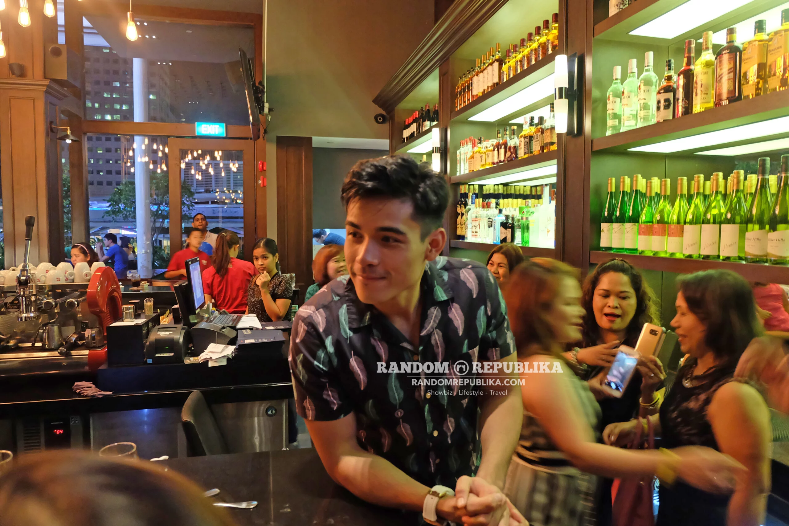 kimxi kim chiu and xian lim welcome dinner in singapore funtasy concert at suntec 2016 alone