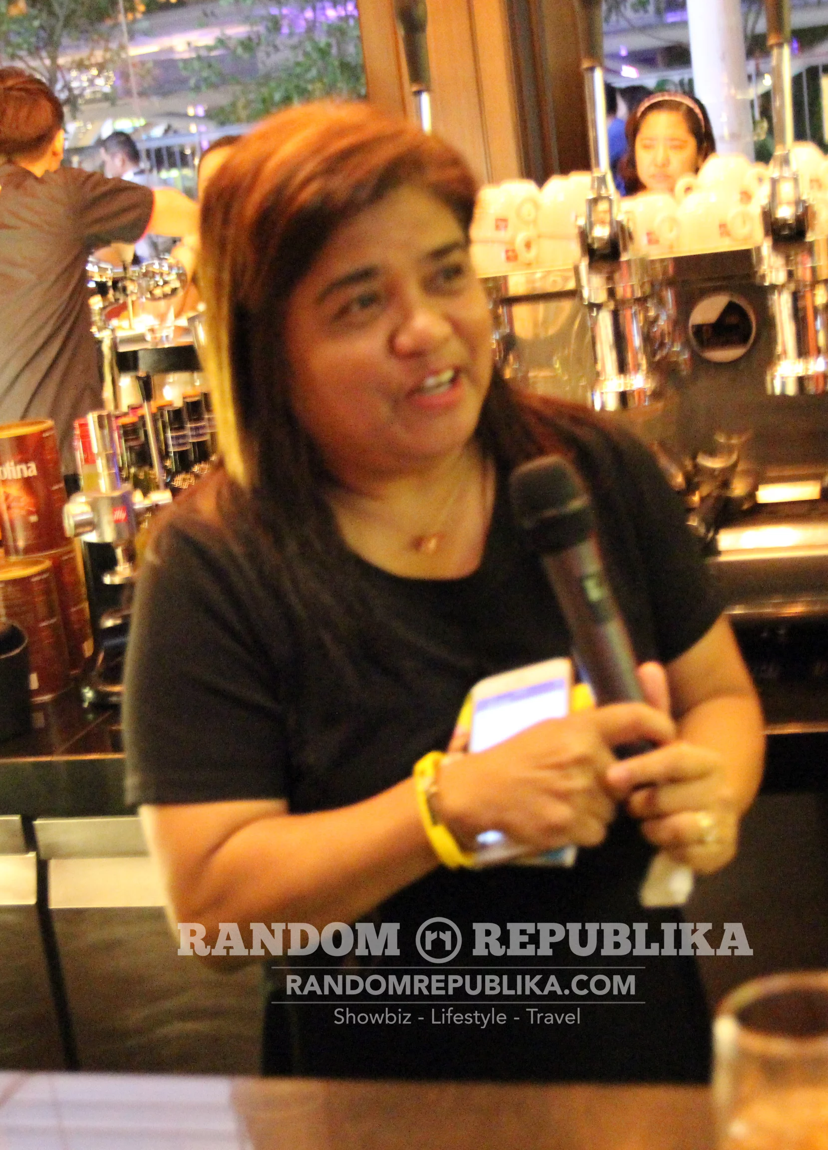 kimxi kim chiu and xian lim welcome dinner in singapore funtasy concert at suntec 2016 photo session tere kimxi singapore