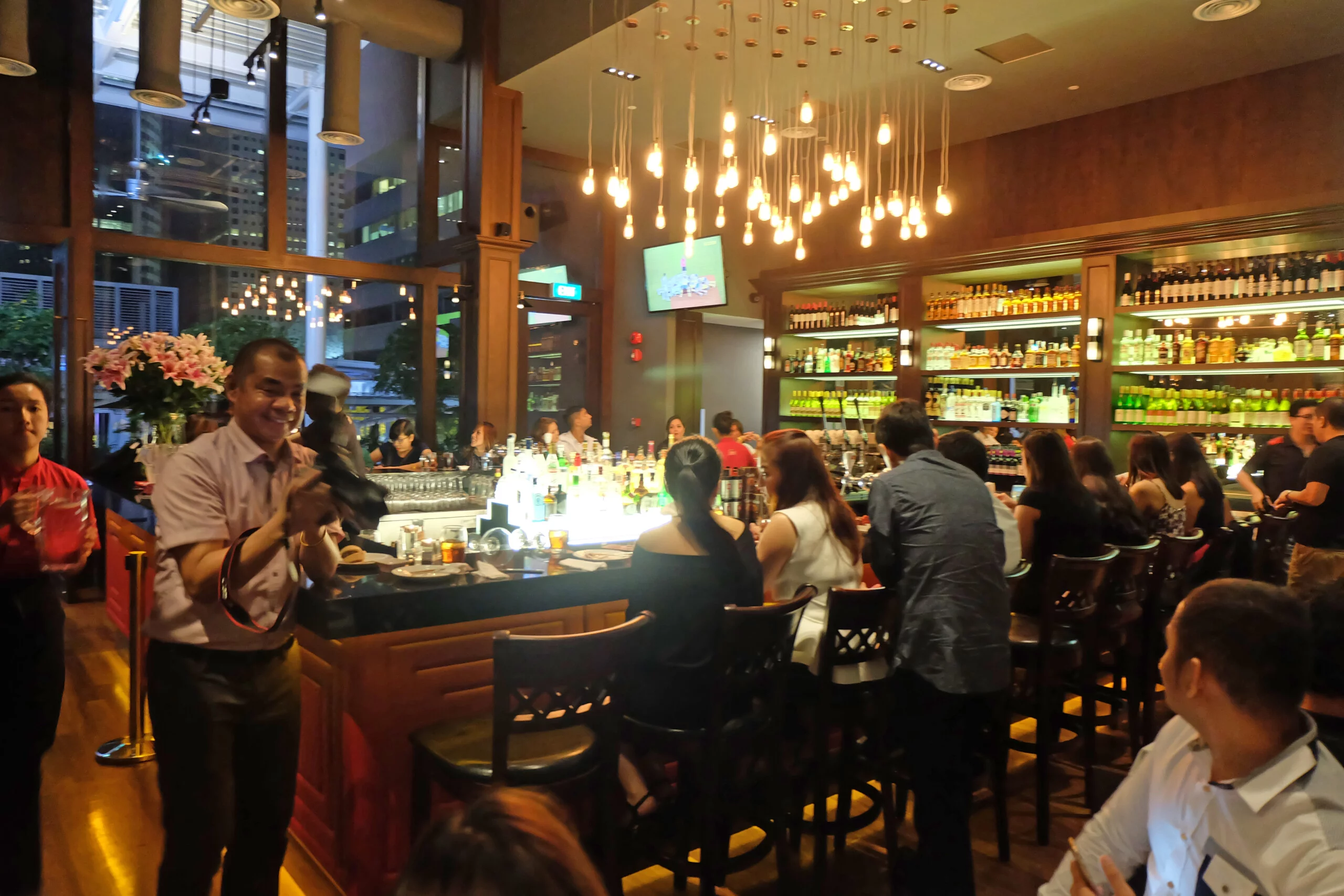 kimxi kim chiu and xian lim welcome dinner in singapore funtasy concert at suntec 2016 venue dallas bar suntec