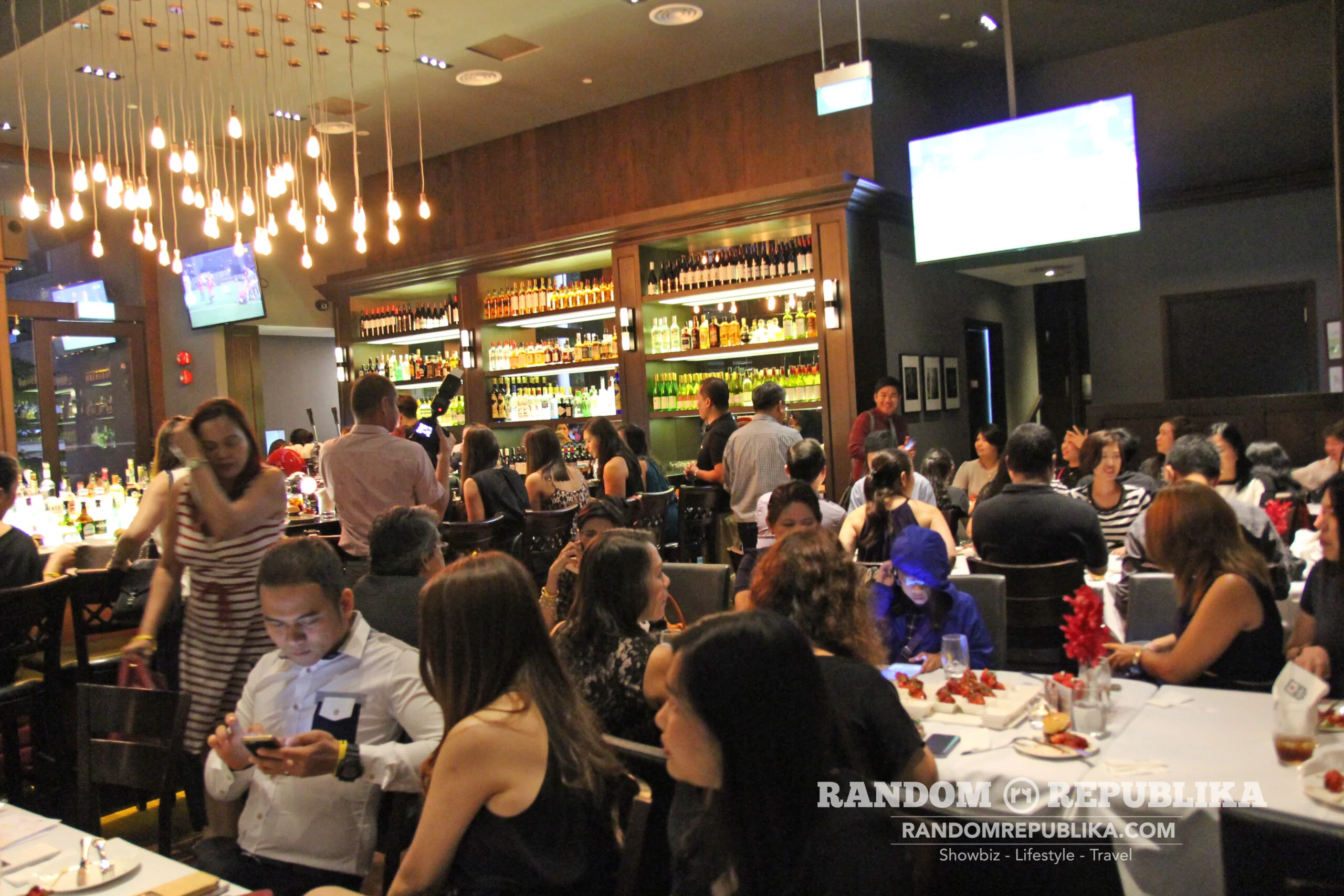 kimxi kim chiu and xian lim welcome dinner in singapore funtasy concert at suntec 5