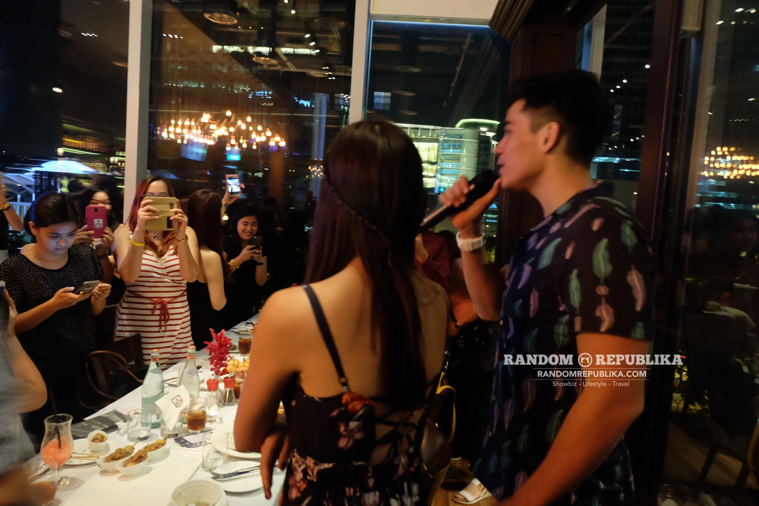 kimxi thank you kim chiu smile and xian lim welcome dinner in singapore funtasy concert at suntec couple outfit