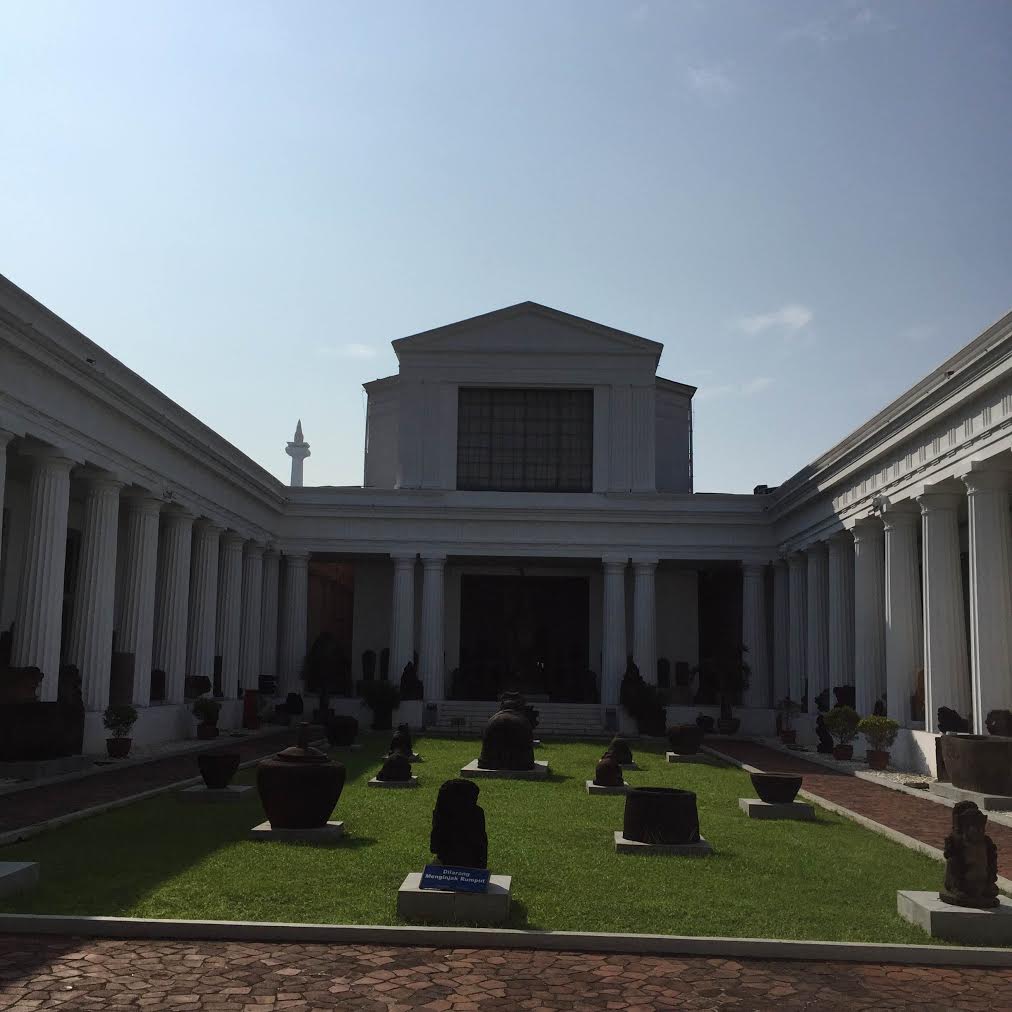 national museum of indonesia garden area statues